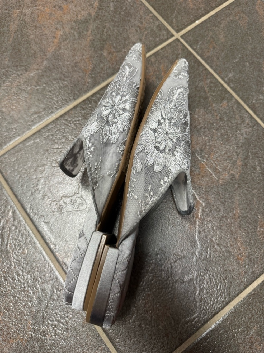 Birdies Dove Embroidered Flower Floral Lace Mules Slip On Shoes Gray Silver 9 - Picture 9 of 13